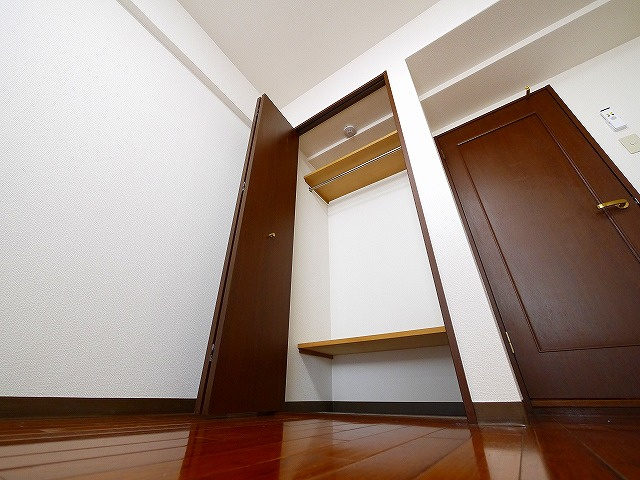 シティパレス富雄北の収納|ちょっとした収納スペースも充実しています