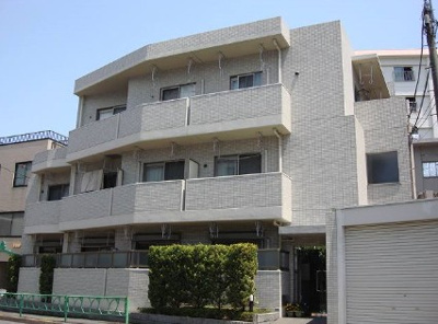 【外観】 | アルトプエンテ | 鉄筋コンクリート造のがっちりとした建物。