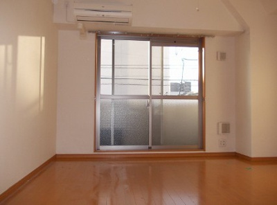 【居間・リビング】 | アルトプエンテ | 7.2帖のきれいな洋室。