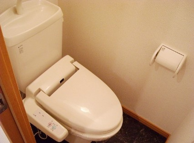 【トイレ】 | アルトプエンテ | 温水洗浄便座。