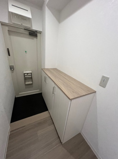 【玄関】 | ブロケイド岸町 | ブロケイド岸町　玄関横にシューズボックス