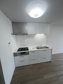 【キッチン】 | ブロケイド岸町 | ブロケイド岸町　3口ガスコンロのグリル付システムキッチン