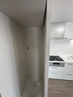 【ランドリースペース】 | ブロケイド岸町 | ブロケイド岸町　洗濯機置場はキッチンの横にございます