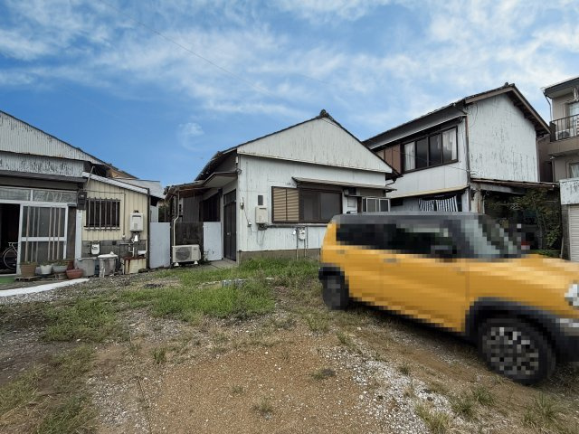高知市天神町の一戸建てのエントランス