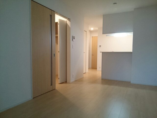 エスポワール山の街Ⅱの居間・リビング|ゆったりとしたリビングです