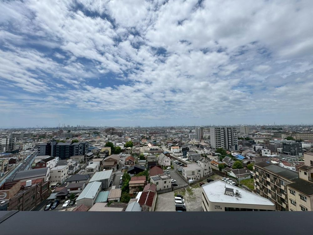 ローレルコート加古川ザ・レジデンスの展望|【バルコニーからの眺望写真】
目の前の視界を遮る大きな建物が隣接していないため、ゆったりとした眺望を楽しむことができます。