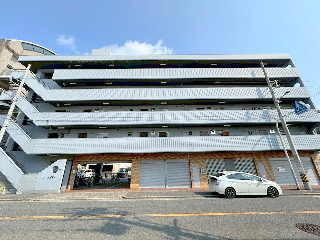 ハイツ小松の外観