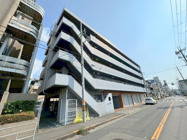 ハイツ小松の外観