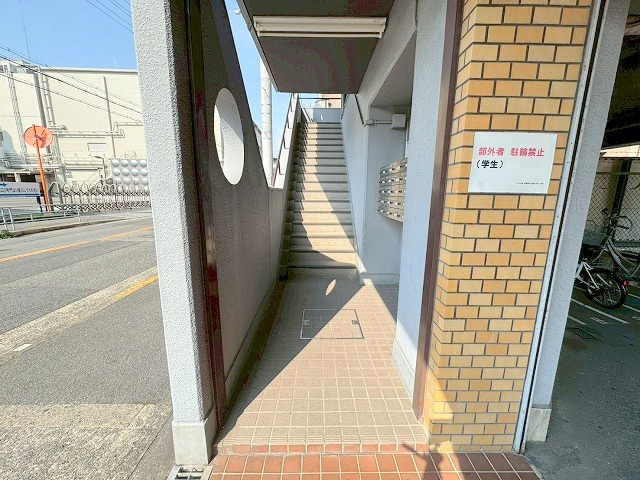 ハイツ小松のエントランス