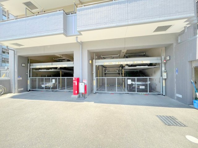 ダイアパレス新大阪宮原の駐車場