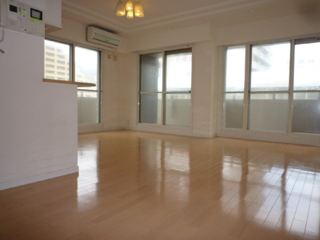 【居間・リビング】 | ハーティネストアロード中山手