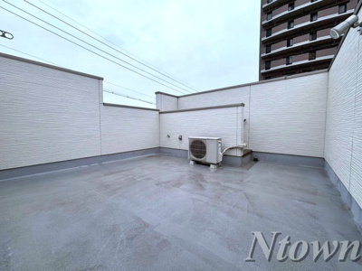 【バルコニー】 | GRANDTIC KRS II | 暖かな日差しのふりそそぐバルコニー