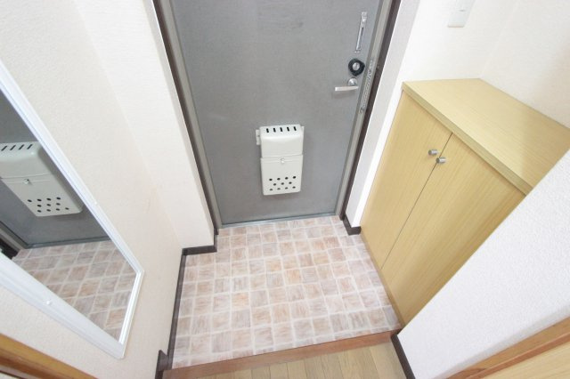 ほら貝ビレッジの玄関|写真はイメージです。色仕様は現況優先となります。