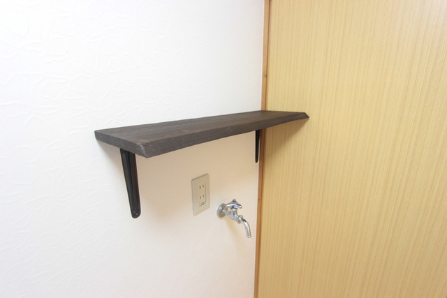 ほら貝ビレッジの設備|洗濯機の上に棚があります。