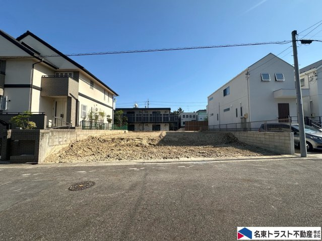 名東区藤森2丁目土地 B区画の前面道路含む現地写真|周辺は一種低層住居専用地域の為、閑静な住宅街です。