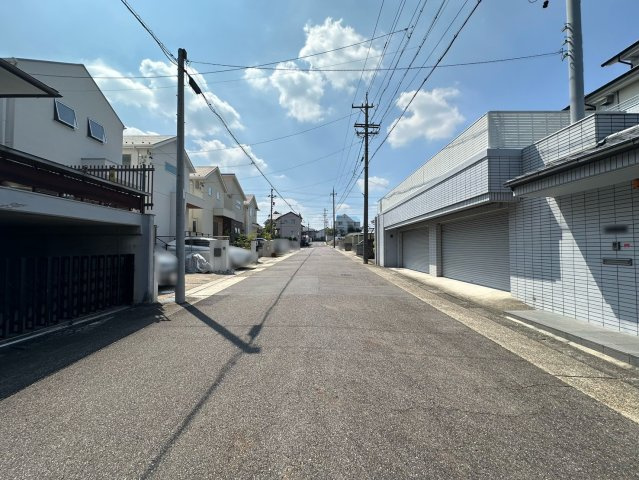 名東区藤森2丁目土地 B区画の前面道路含む現地写真|北側前面道路幅員約8.0ｍ