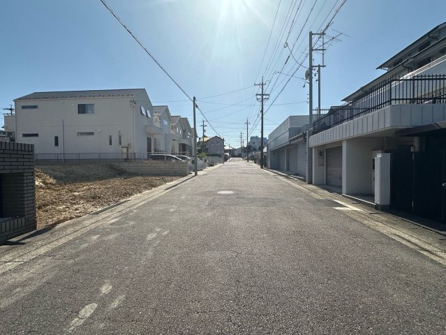 名東区藤森2丁目土地 B区画の前面道路含む現地写真|北側前面道路幅員約8.0ｍ