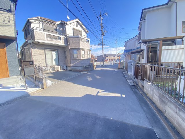 祝　成約済み　八王子市　犬目町　新築戸建ての前面道路含む現地写真|～仲介手数料無料☆八王子ひなた不動産～八王子市犬目町　新築戸建て