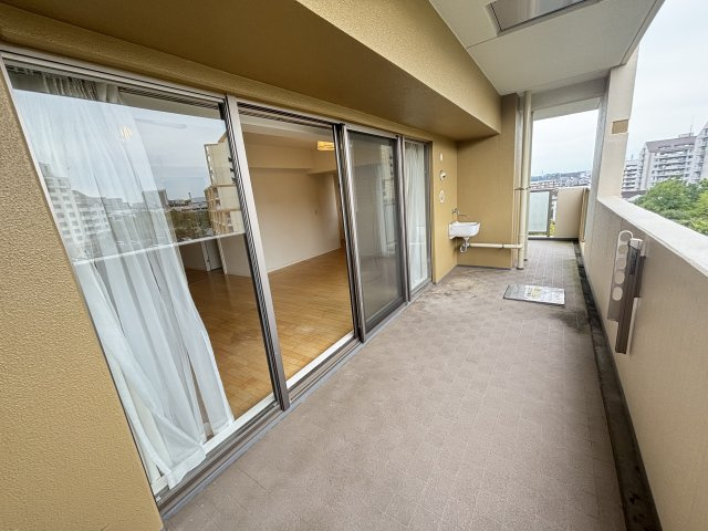 バルコニーにはスロップシンクが有ります。