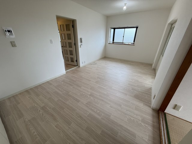 ガーデンハイツⅡの居間・リビング