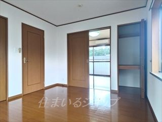 広島市安佐北区深川１丁目のテラスの洋室