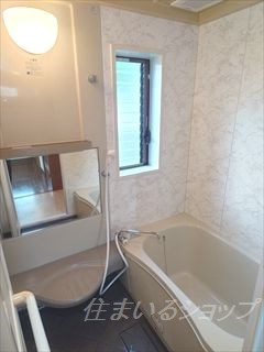 広島市安佐北区深川１丁目のテラスの浴室|窓あり