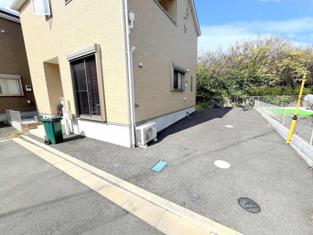 あきる野市平沢　中古戸建の駐車場