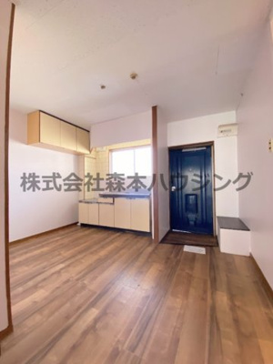 【居間・リビング】 | 　レジデンス東門真 | ※同タイプ別室の写真となります。
　イメージとしてご覧ください。
　設備内容など相違がある場合あくまで現状優先となります。