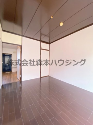 【洋室】 | 　レジデンス東門真 | ※同タイプ別室の写真となります。
　イメージとしてご覧ください。
　設備内容など相違がある場合あくまで現状優先となります。