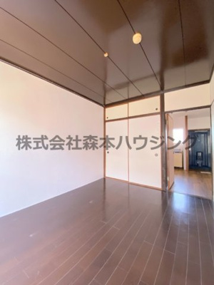 【洋室】 | 　レジデンス東門真 | ※同タイプ別室の写真となります。
　イメージとしてご覧ください。
　設備内容など相違がある場合あくまで現状優先となります。