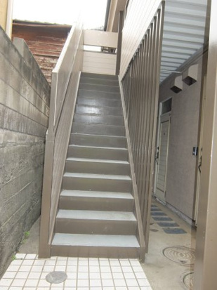 朝霞市溝沼６丁目のアパートのロビー