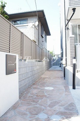 習志野市藤崎５丁目のアパートのロビー