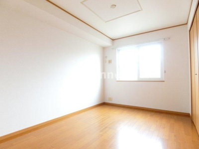 【その他】 | インノバーレⅡ | ６帖の洋室は寝室として使えます。