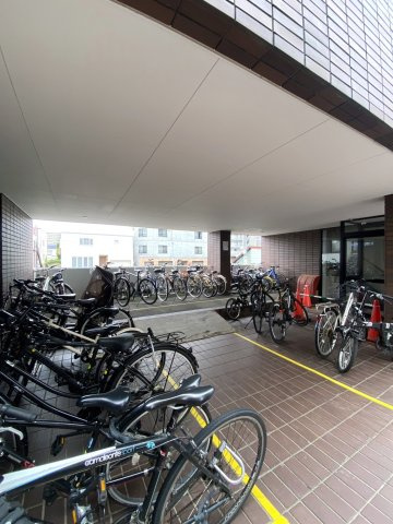 アルファコートⅨ・行啓通りの駐車場