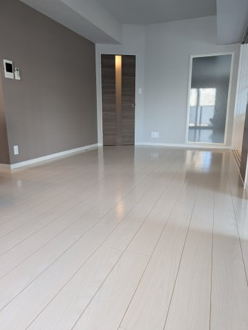 MODERN ASPIRATION平尾駅前の居間・リビング