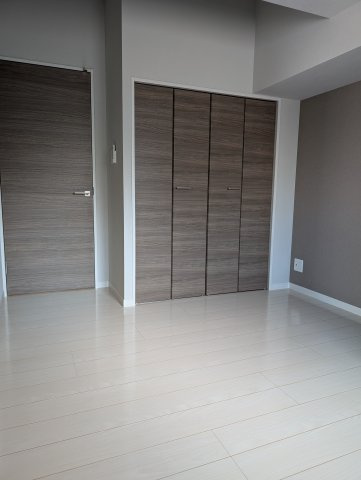 MODERN ASPIRATION平尾駅前の居間・リビング