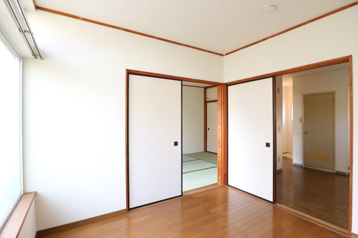 グリーンハウスの洋室