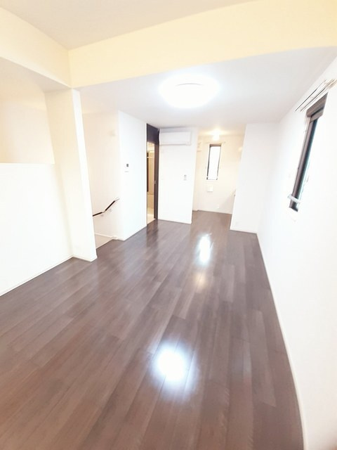 ＡＳＨＡＤＥの内装