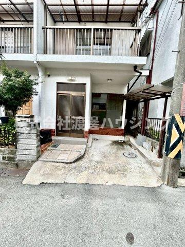 新稲5丁目貸家の駐車場