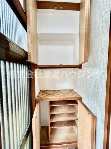新稲5丁目貸家の収納|玄関収納