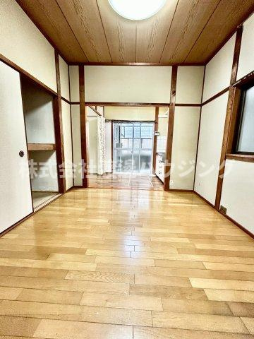 新稲5丁目貸家の居間・リビング