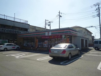 セブン-イレブン 与野鈴谷３丁目店まで550ｍ