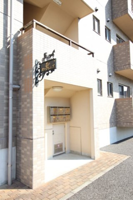 建物への入口