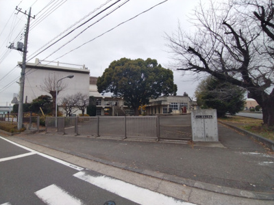 嵐山町立菅谷小学校まで800ｍ