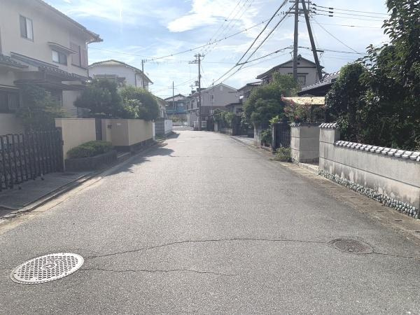 【前面道路含む現地写真】