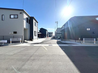 【前面道路含む現地写真】