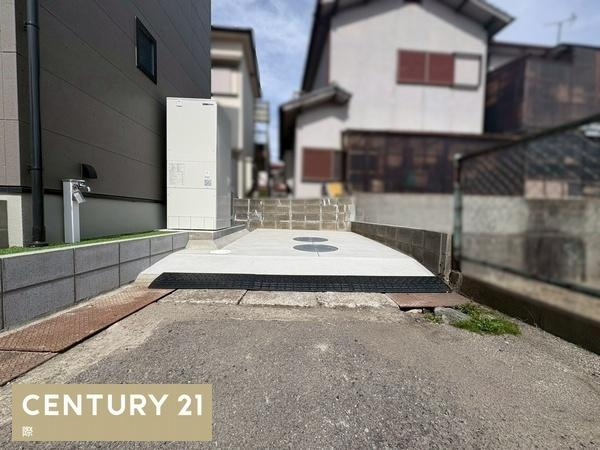 和歌山市鳴神　新築戸建の駐車場