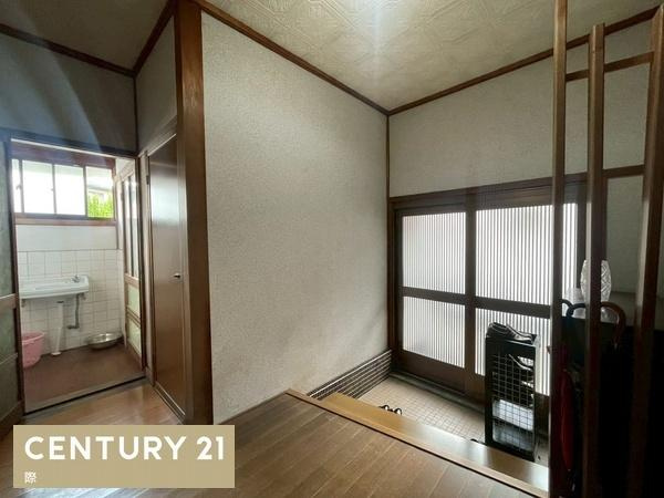 和歌山市平尾　中古戸建の玄関