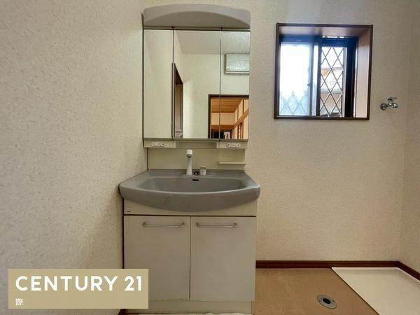 和歌山市平尾　中古戸建の独立洗面台