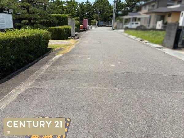 和歌山市西浜　アパートの前面道路含む現地写真